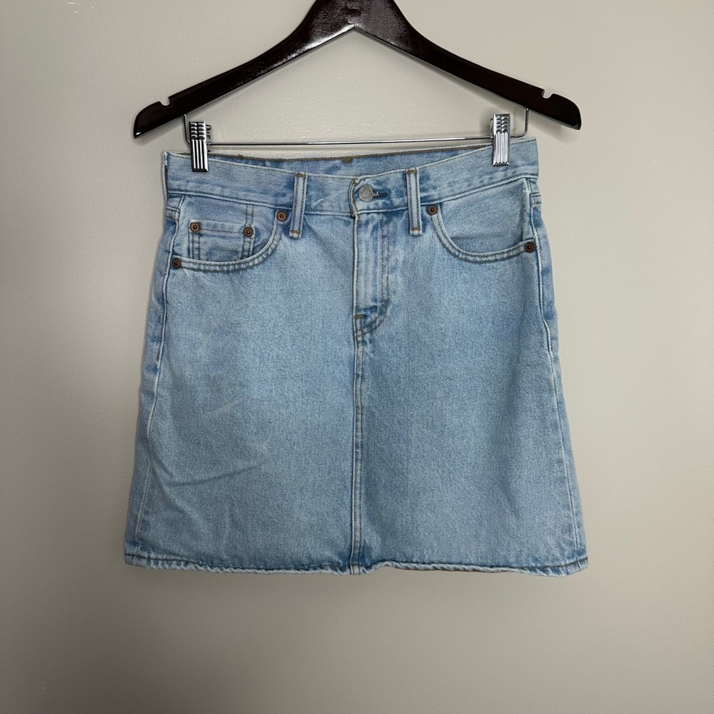 Levi Strauss Co‎ Women's Denim Skirt Light Wash A Line Mini Size 26